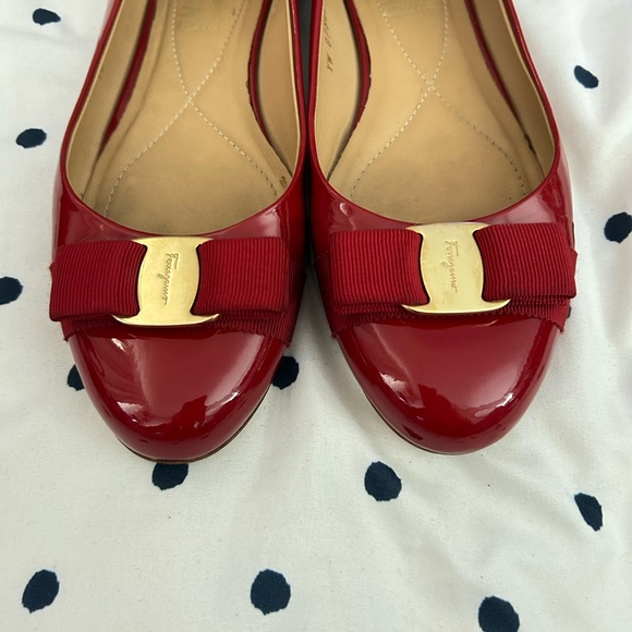 Salvatore Ferragamo cherry red bow ballet flats - Picture 2 of 8